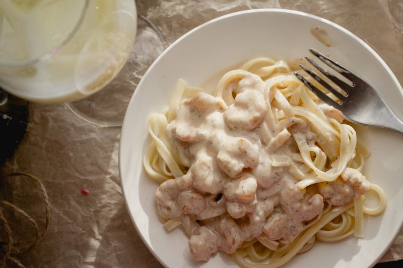 Creamy fettuccine alfredo with chicken